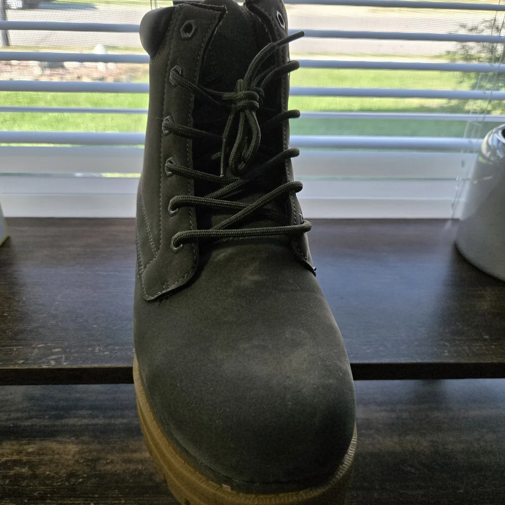 Fila Men's Charcoal‎ and Tan Boots